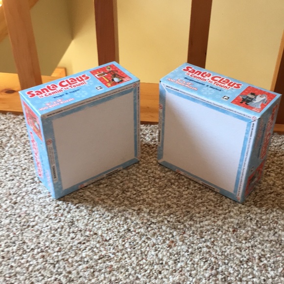 Two Santa Claus is Comin to Town 100 Piece Puzzles - Picture 2 of 4